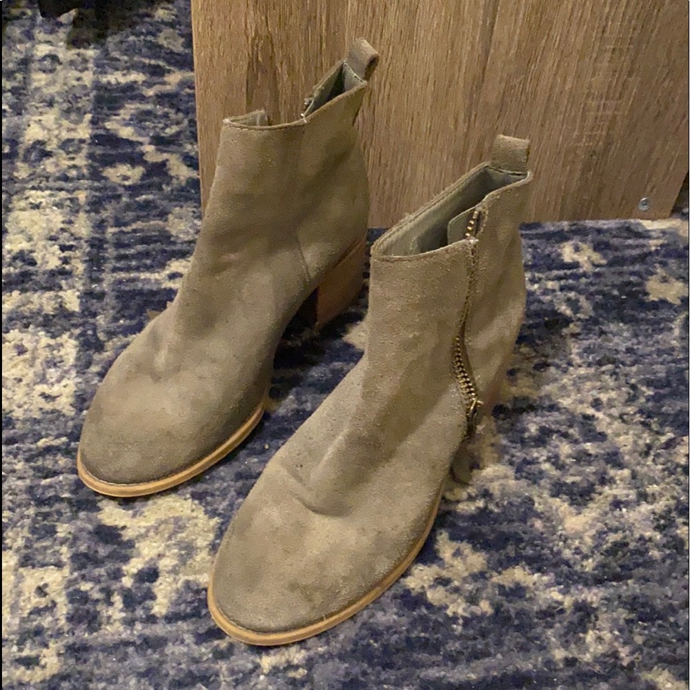 Brass plum Nordstrom booties. In good condition!